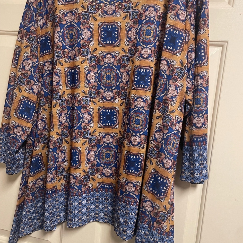 Ruby Rd. Women's Blue and Gold Geometric Blouse